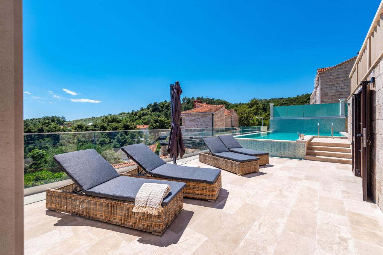 Villa Kadena - Luxury Seaside Villa With Private Heated Pool Selca  Esterno foto