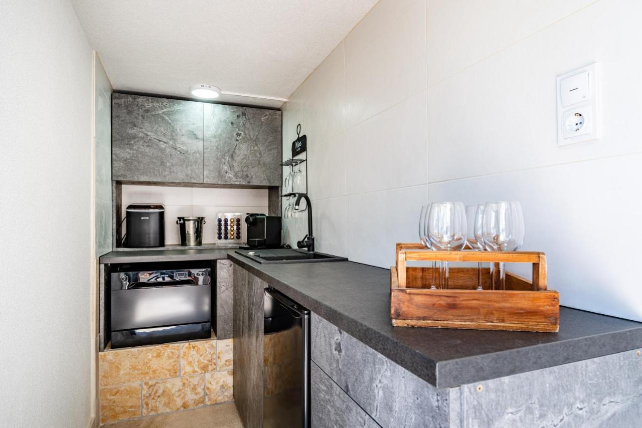 Villa Kadena - Luxury Seaside Villa With Private Heated Pool Selca  Esterno foto