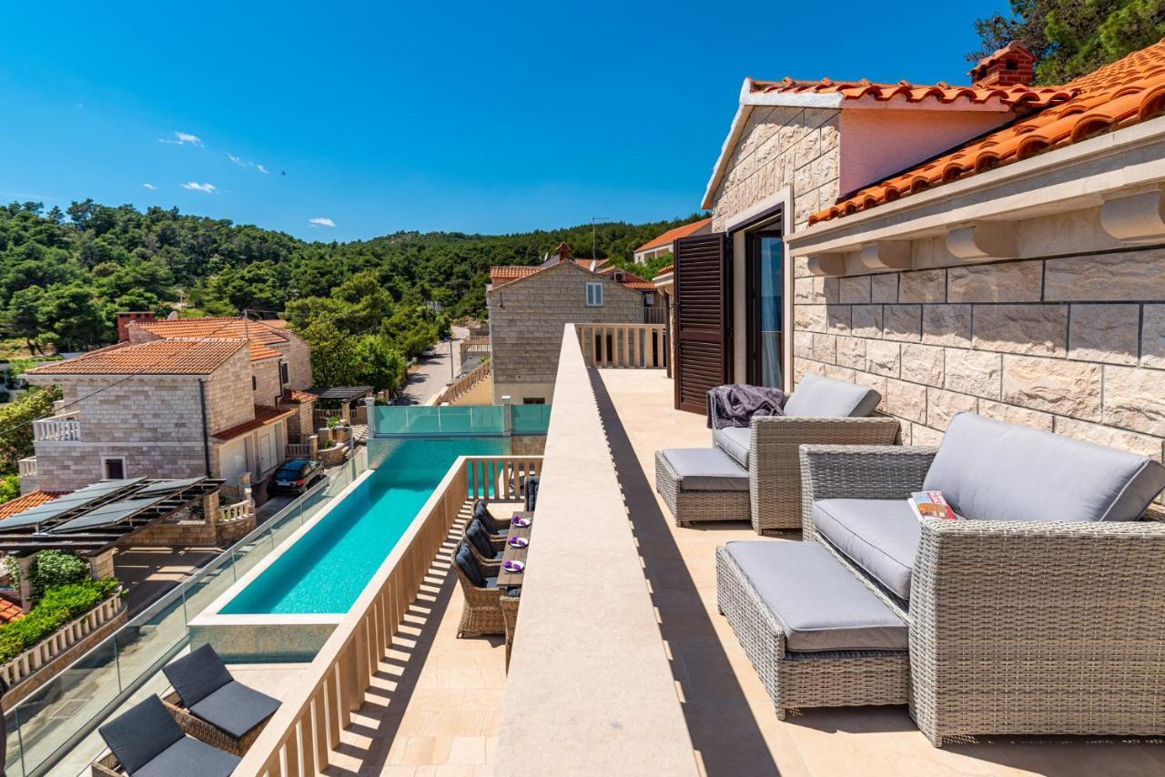 Villa Kadena - Luxury Seaside Villa With Private Heated Pool Selca  Esterno foto