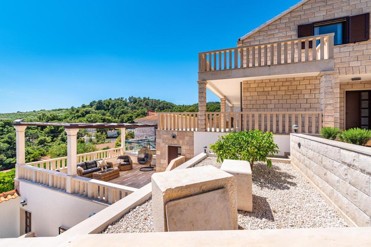 Villa Kadena - Luxury Seaside Villa With Private Heated Pool Selca  Esterno foto